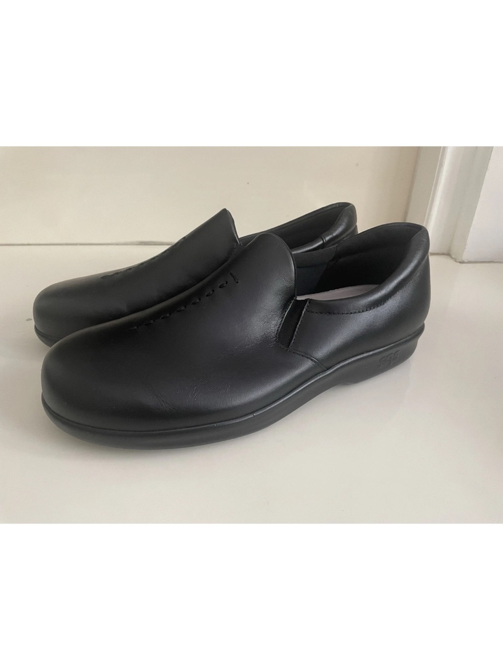 SAS Shoes Womens 9.5 M Black Leather Tripad Comfort Viva Slip On Loafer Walking